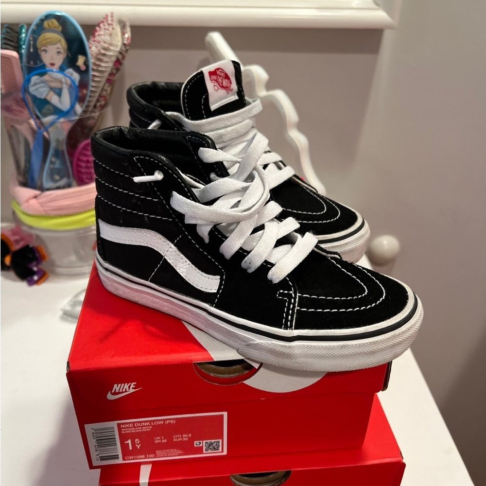 Kids mid top Sk8 Vans